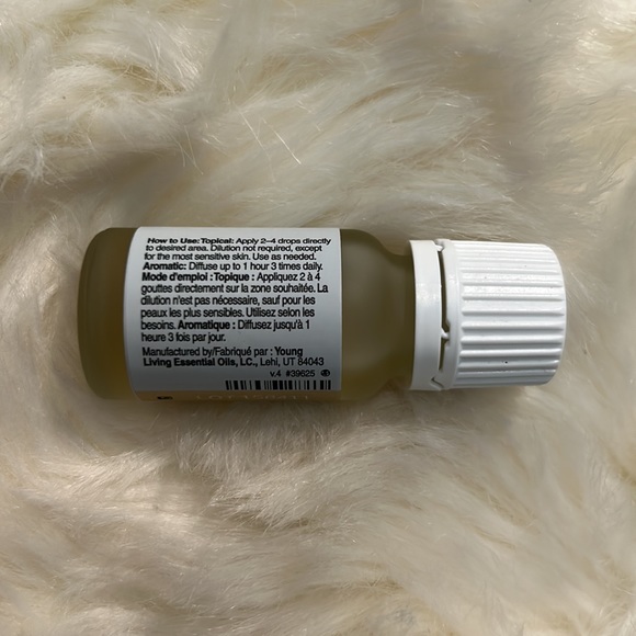 Young Living Cozy Cabin Oil - Picture 2 of 3